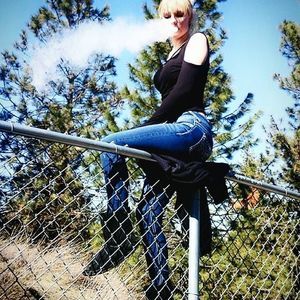 Meet your Posher, Moira